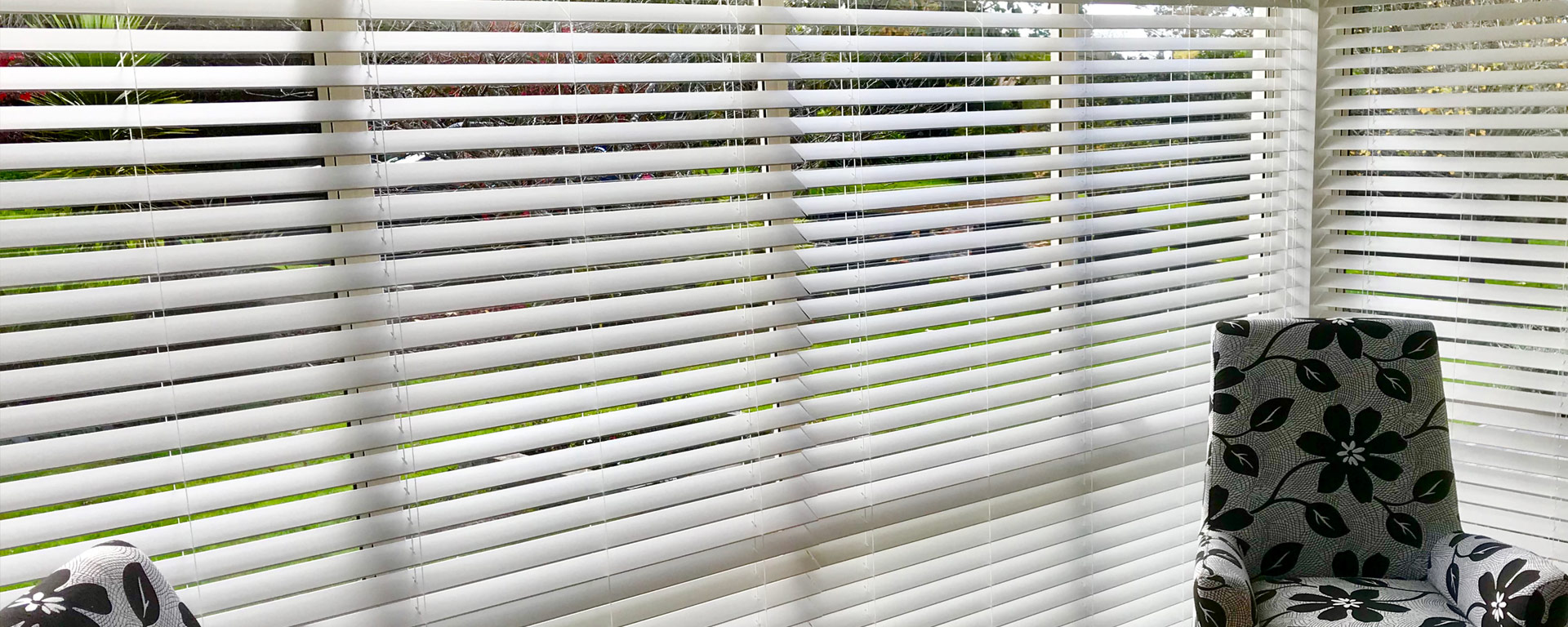 Shutter look Venetian blinds in living room - Blinds On Location - Bay Of Plenty